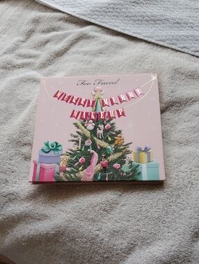 Too Faced Merry Merry Makeup Eye & Face Palette